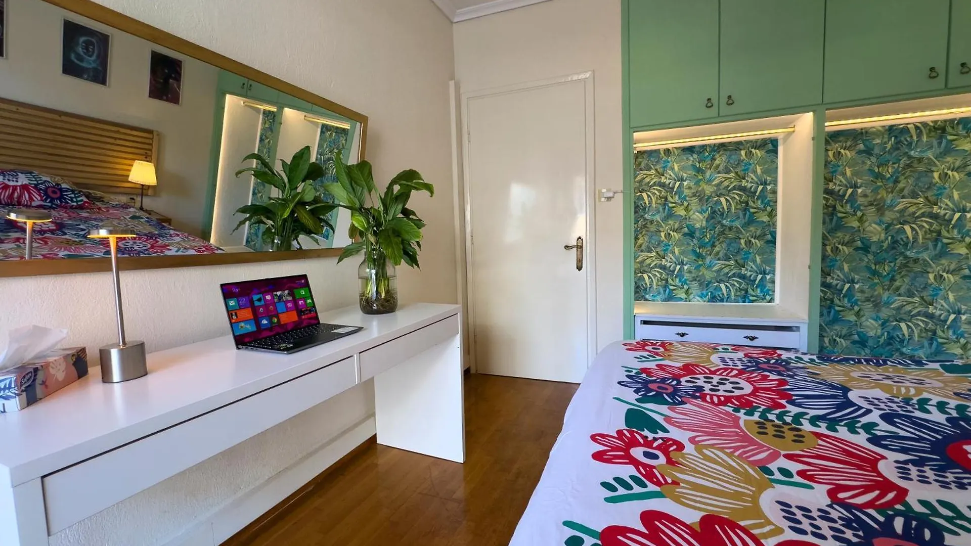Apartamento Spacious Artistic Flat With Private Parking Tesalónica