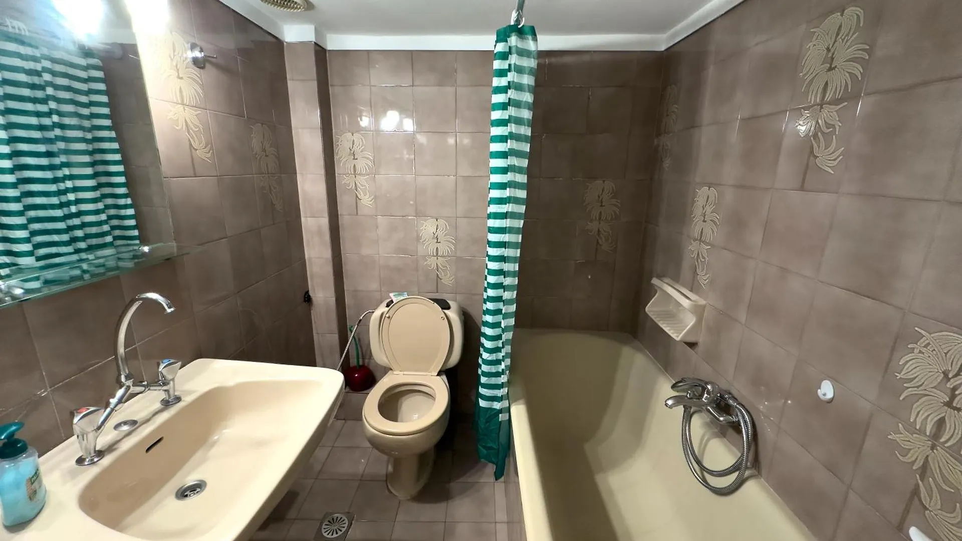 Spacious Artistic Flat With Private Parking Tesalónica 0*,  Grecia