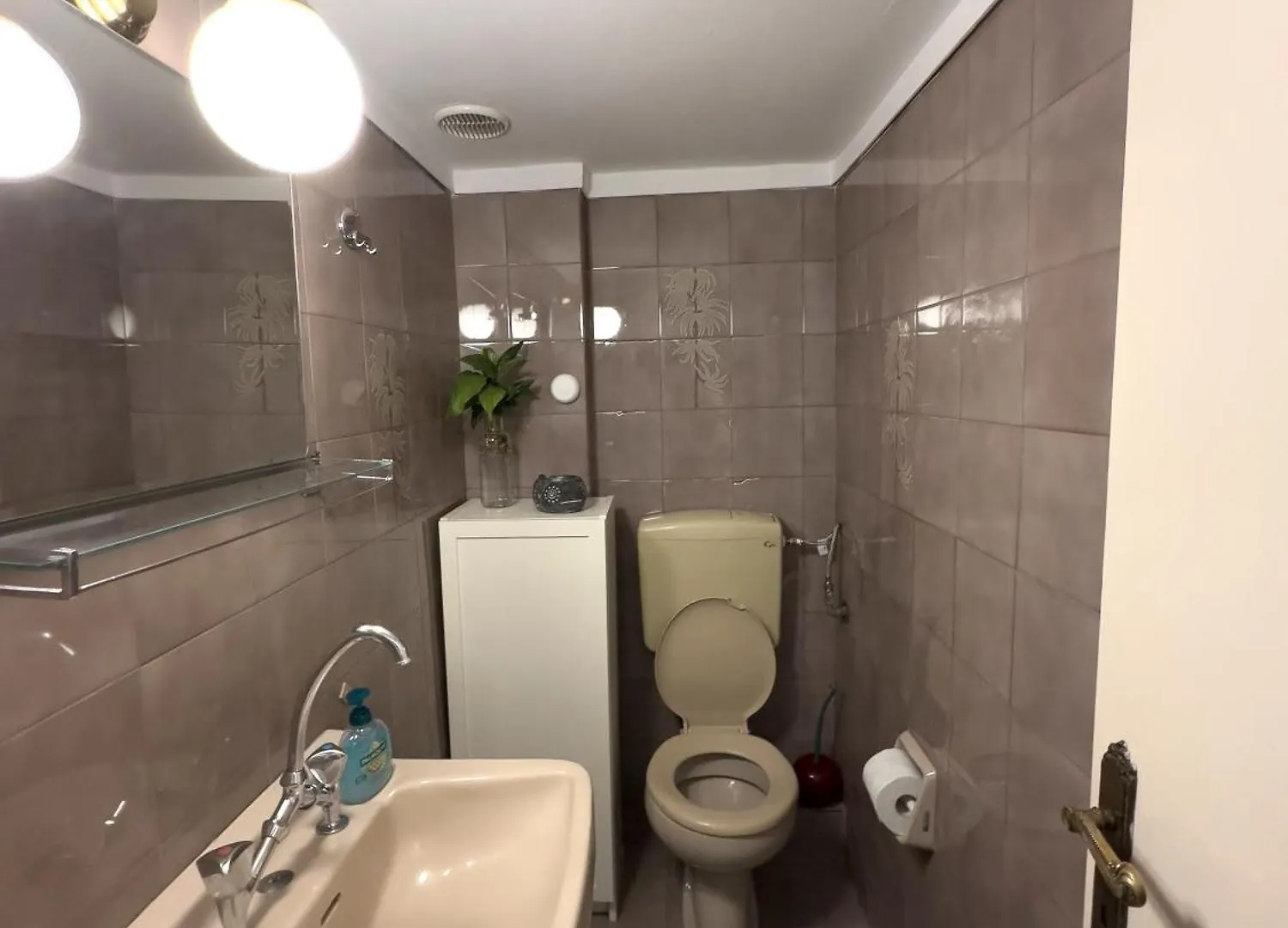 Spacious Artistic Flat With Private Parking Tesalónica Apartamento